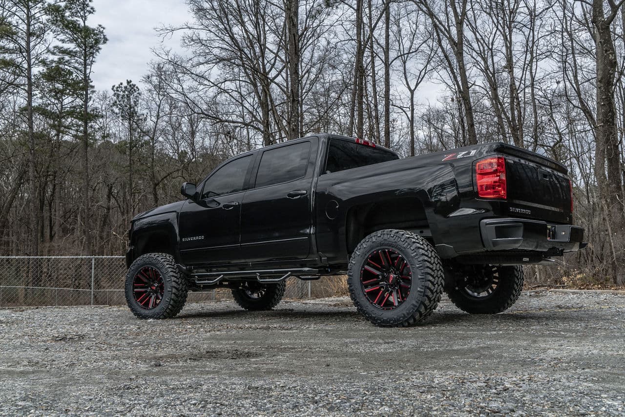 Side profile of 2018 Chevrolet Silverado with wheels