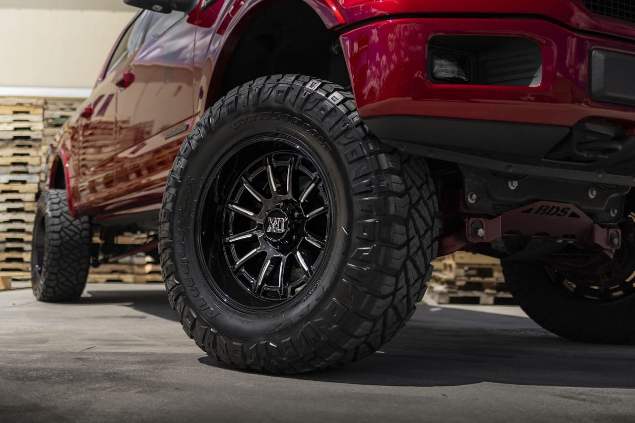 Side profile of 2018 Ford F150 with wheels
