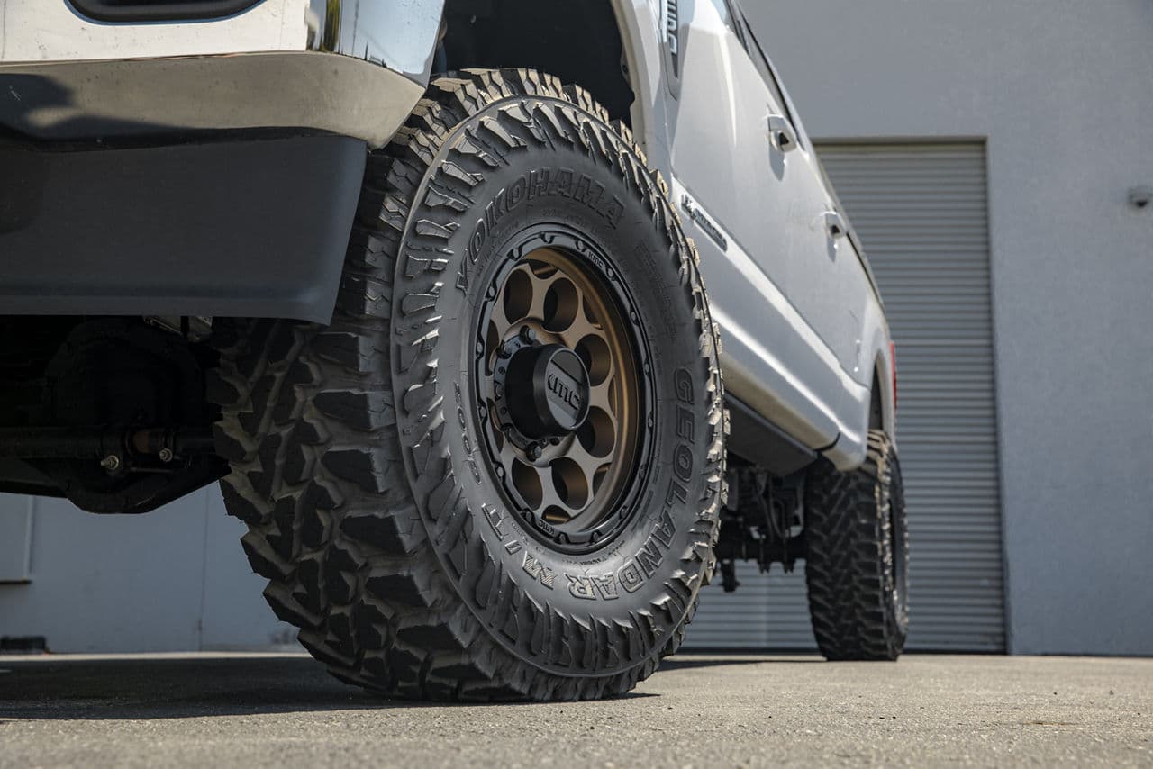 Side profile of 2018 Ford F250 Lariat FX4 with wheels