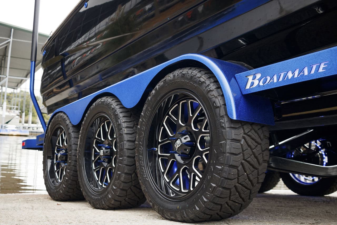 Rear view of 2018 Ford F250 with truck suv wheels