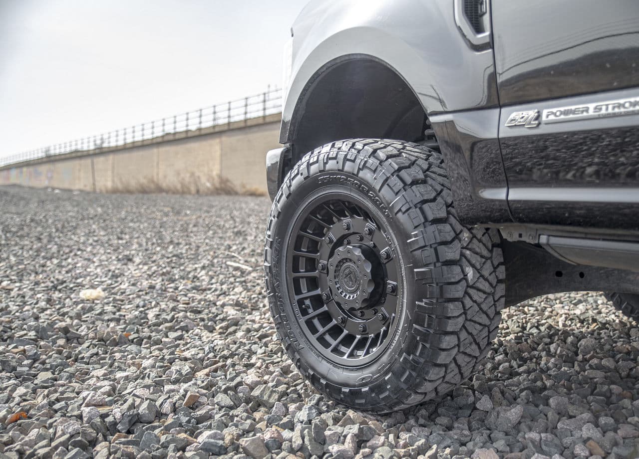 Side profile of 2018 Ford F250 with wheels