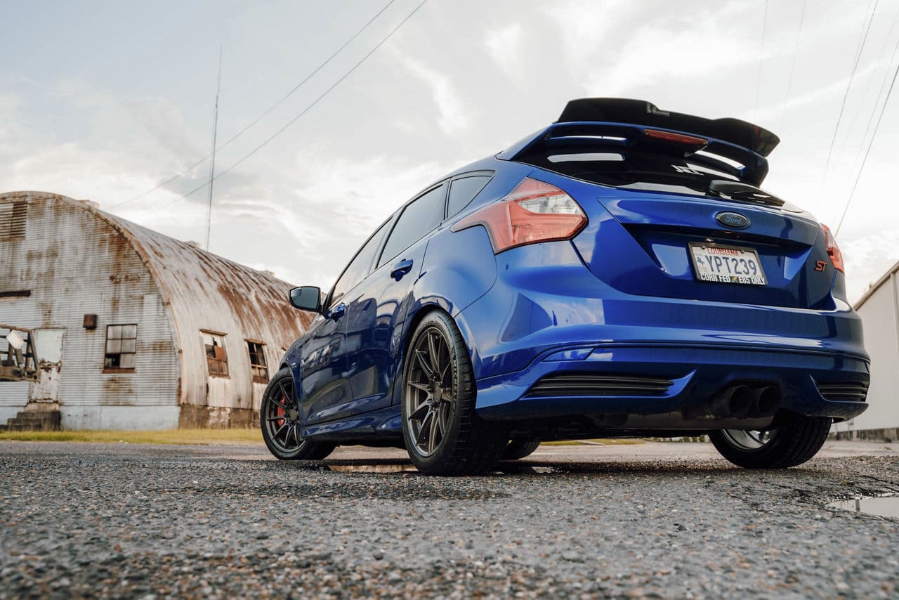 Side profile of 2018 Ford Focus ST with tuner wheels