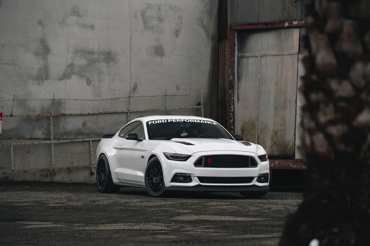 Front view of 2018 Ford Mustang with wheels