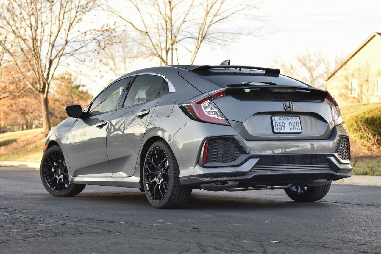 Side profile of 2018 Honda Civic with wheels