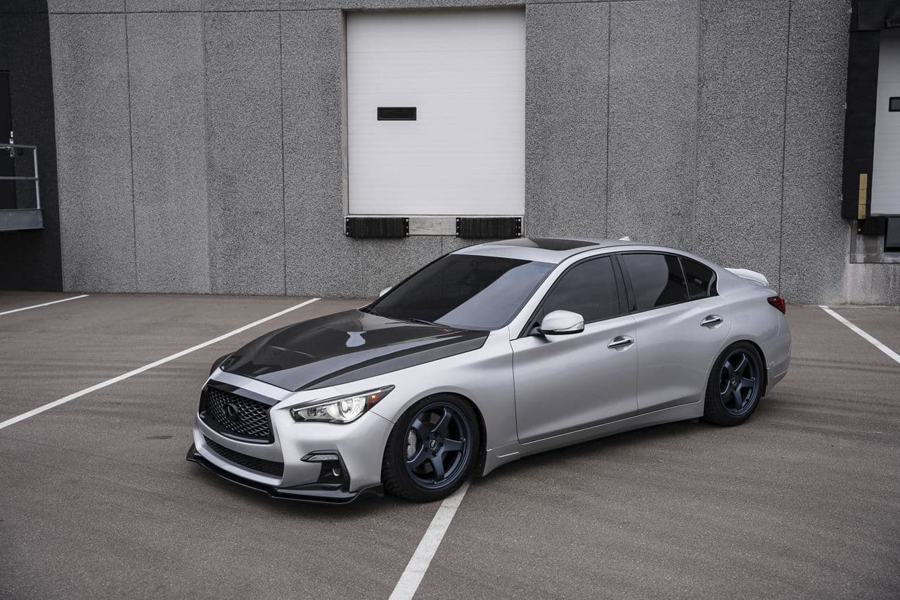 Front view of 2018 Infiniti Q50S with wheels