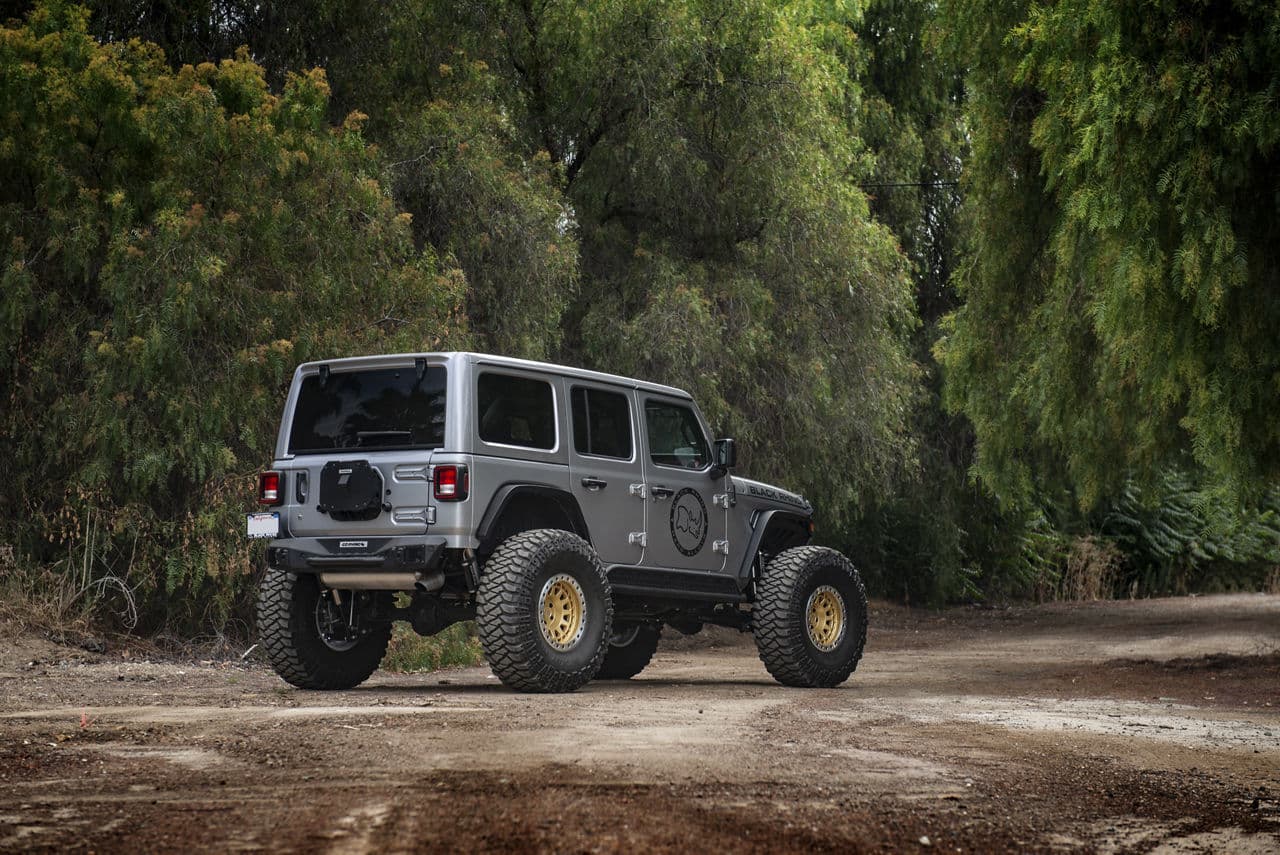 Front view of 2018 Jeep Wrangler with wheels