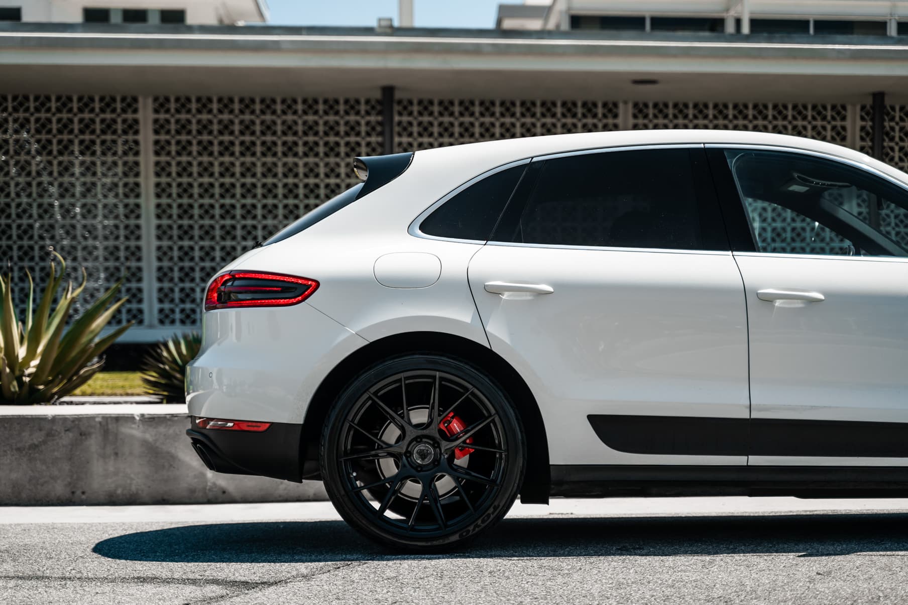 2018 Porsche Macan — wheels, detail view
