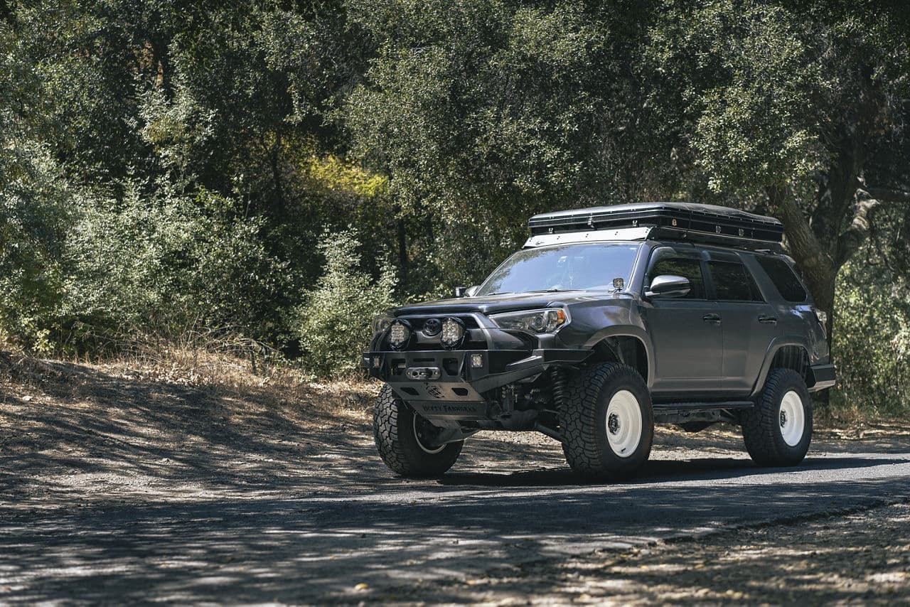 Front view of 2018 Toyota 4Runner with truck suv wheels
