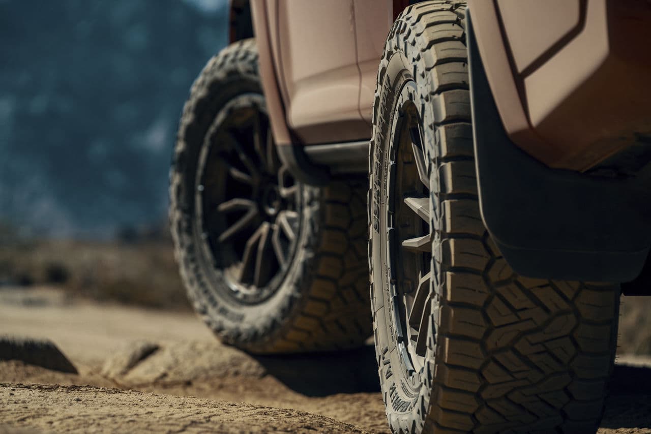 Side profile of 2018 Toyota 4Runner with truck suv wheels