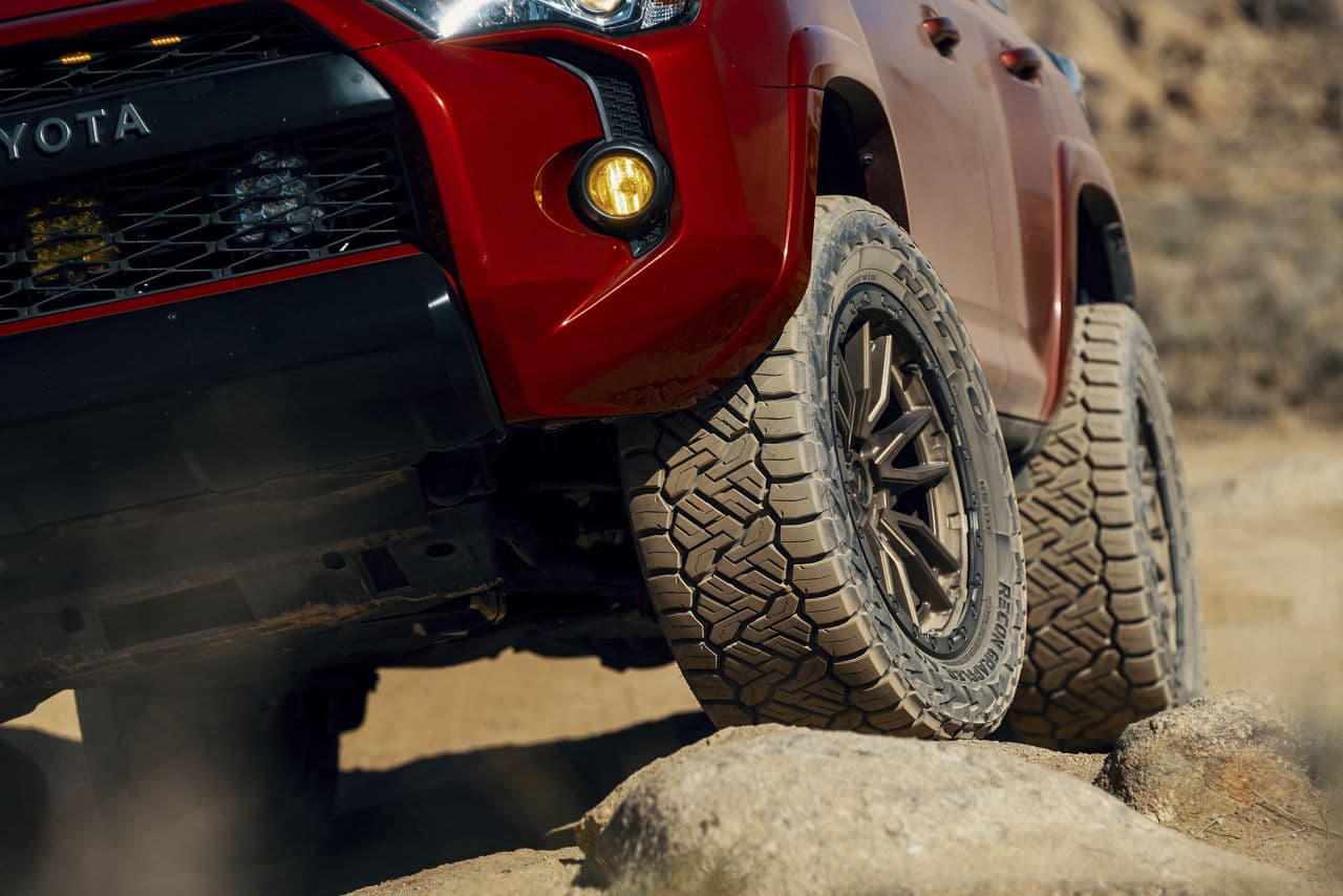 Rear view of 2018 Toyota 4Runner with truck suv wheels