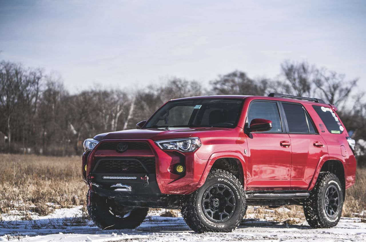 Front view of 2018 Toyota 4Runner with wheels