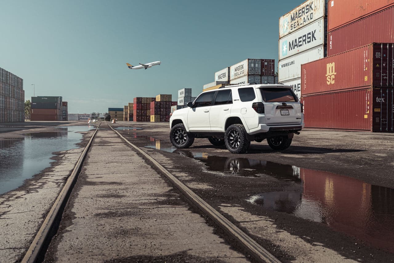 Front view of 2018 Toyota 4Runner with wheels