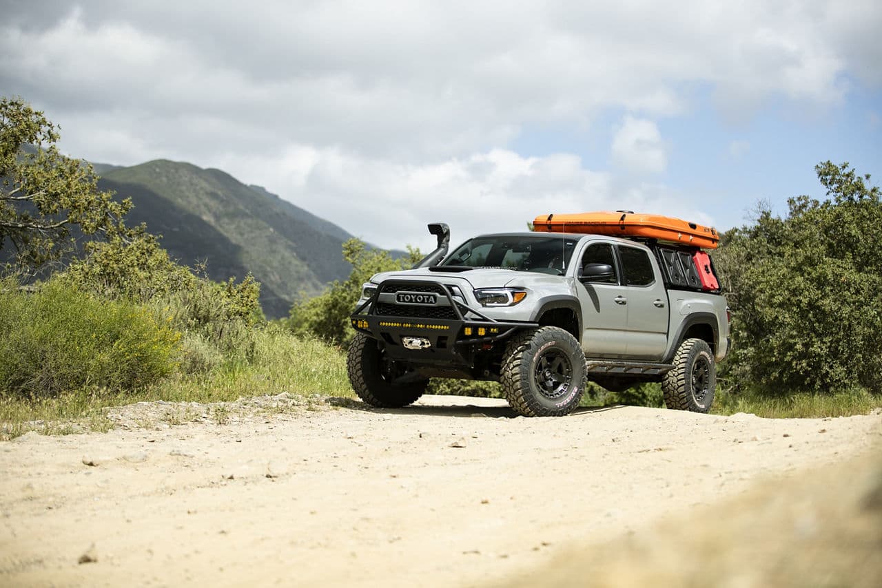 Front view of 2018 Toyota Tacoma with wheels
