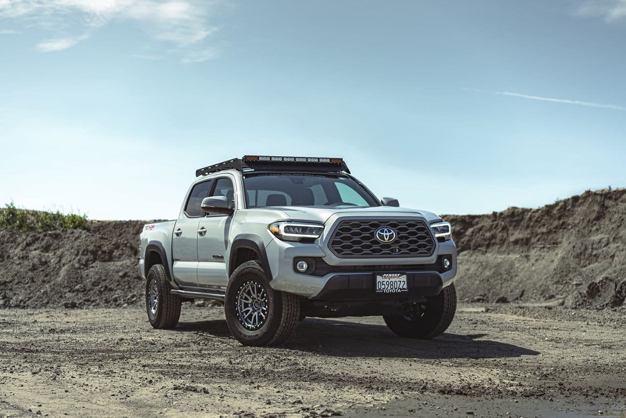 Front view of 2018 Toyota Tacoma with wheels