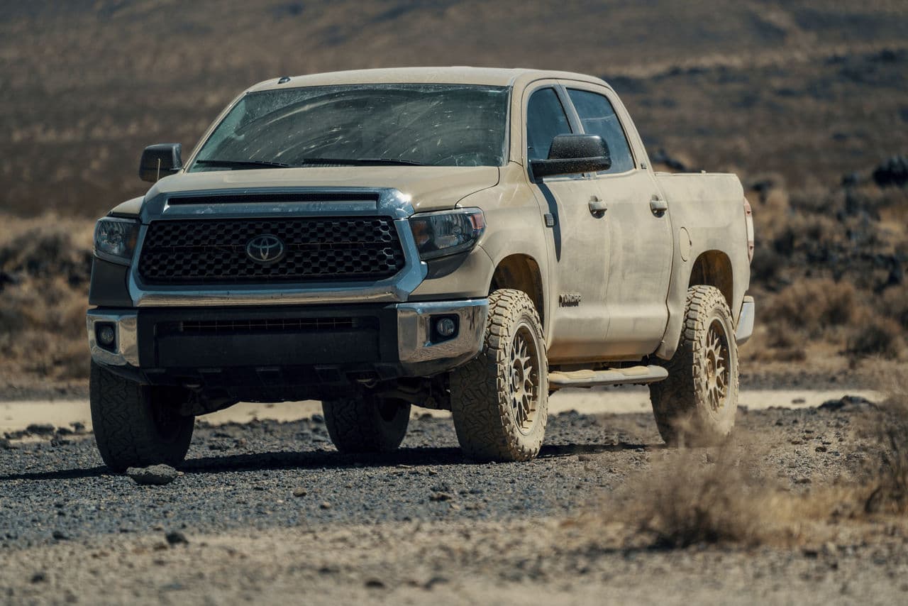 Front view of 2018 Toyota Tundra with wheels