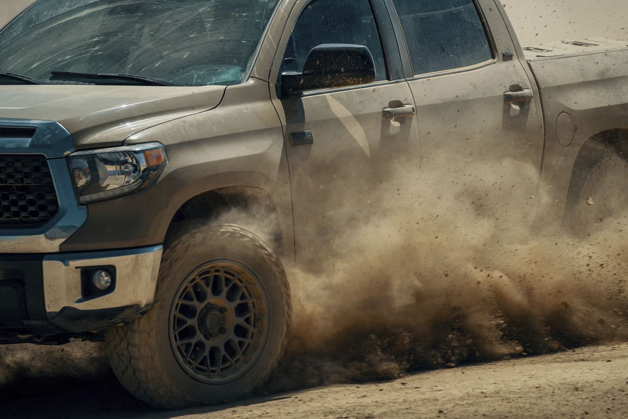 Side profile of 2018 Toyota Tundra with wheels