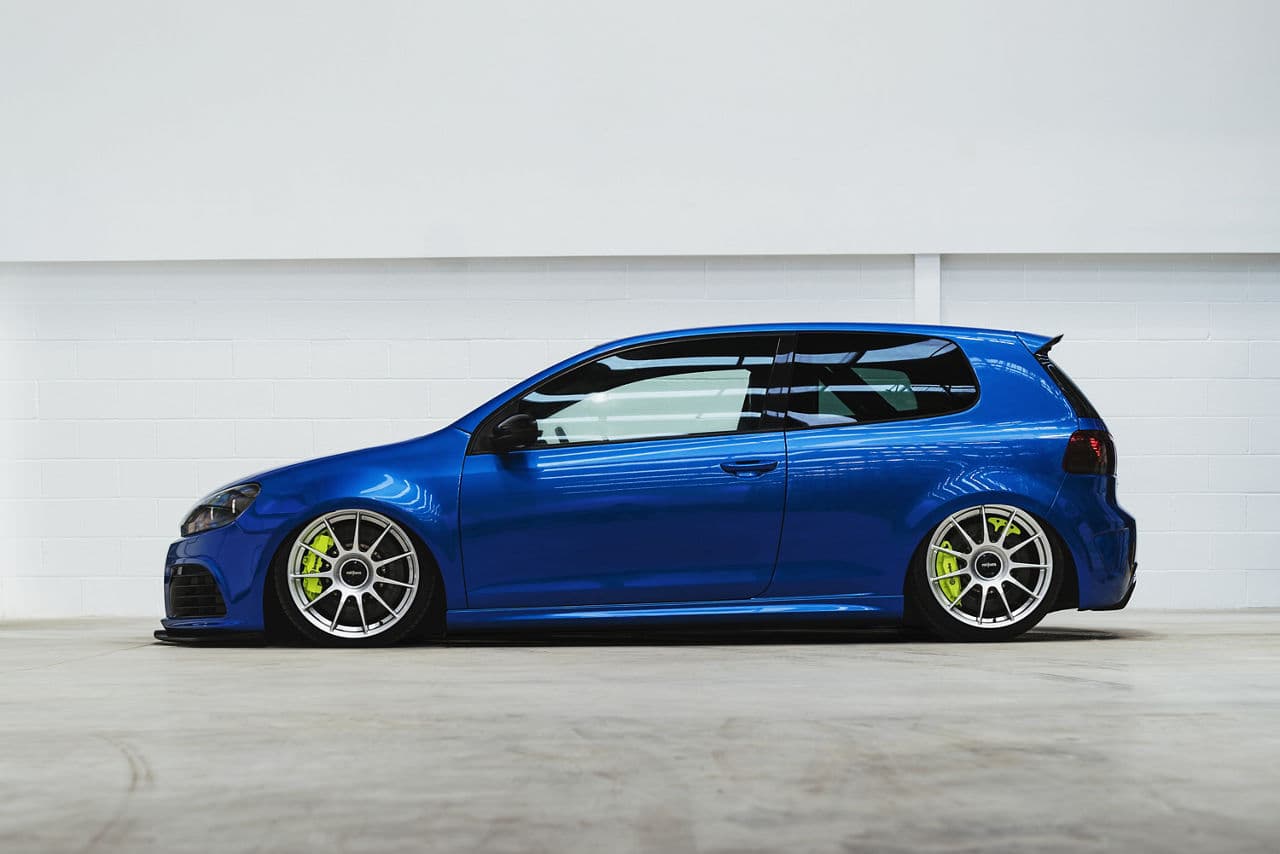 Interior of 2018 Volkswagen Golf R with wheels