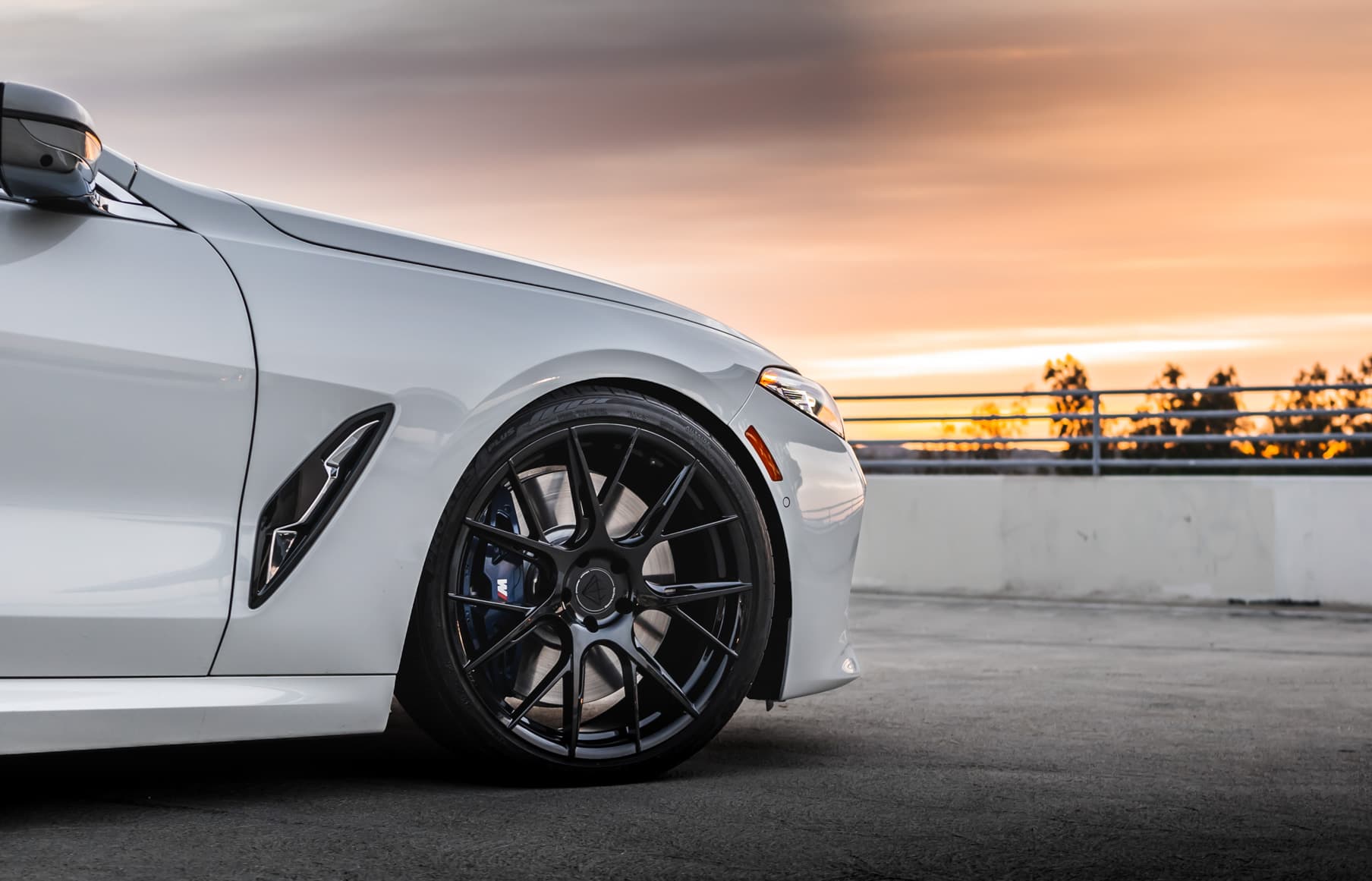 2019 BMW M850i — wheels, side profile