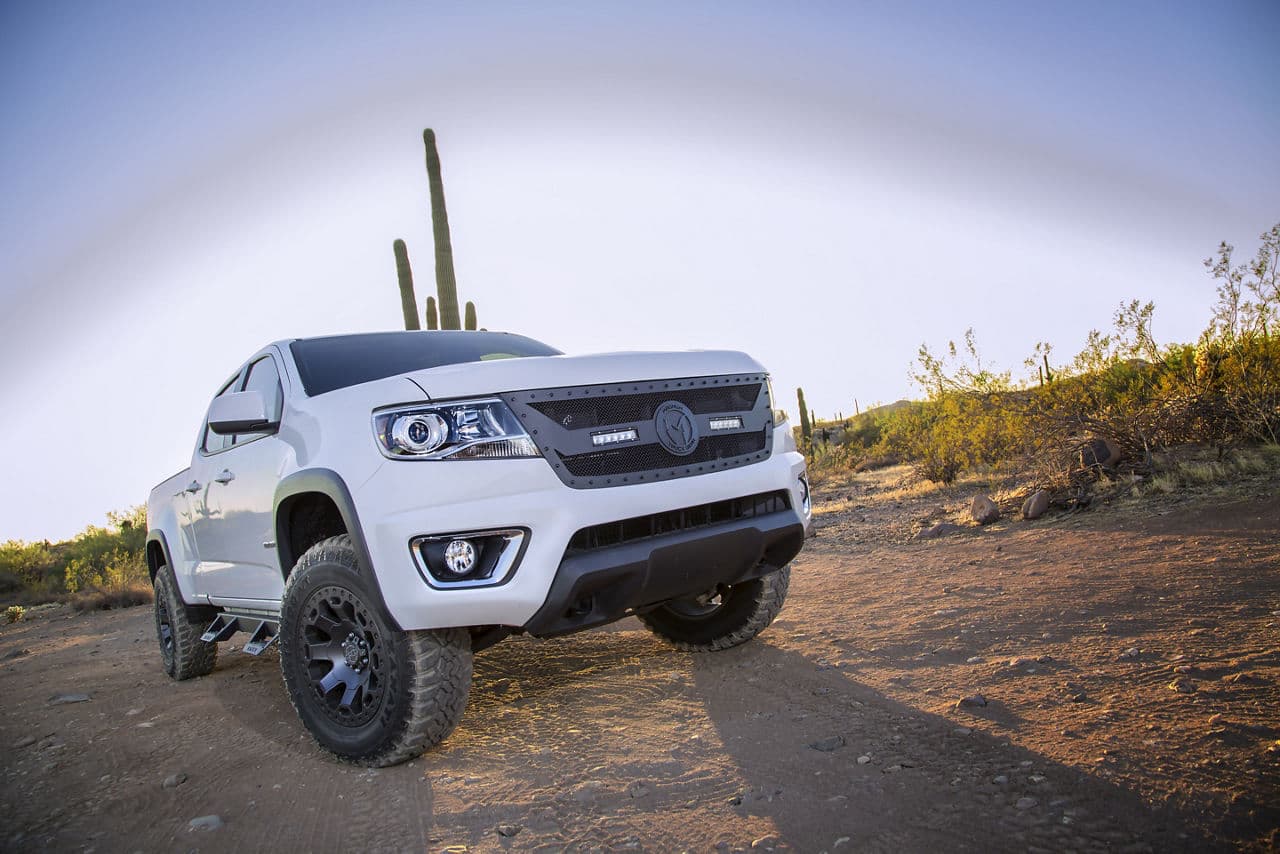 Side profile of 2019 Chevrolet Colorado with wheels