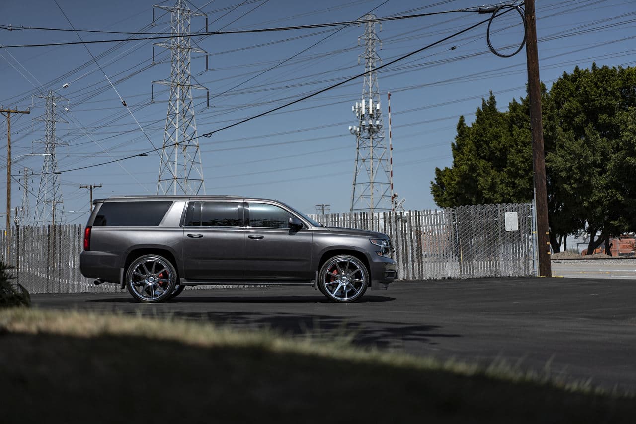 Side profile of 2019 Chevrolet Suburban with wheels