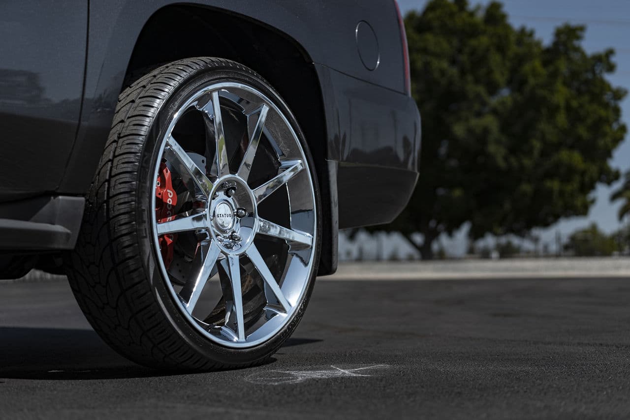 Detail view of 2019 Chevrolet Suburban with wheels
