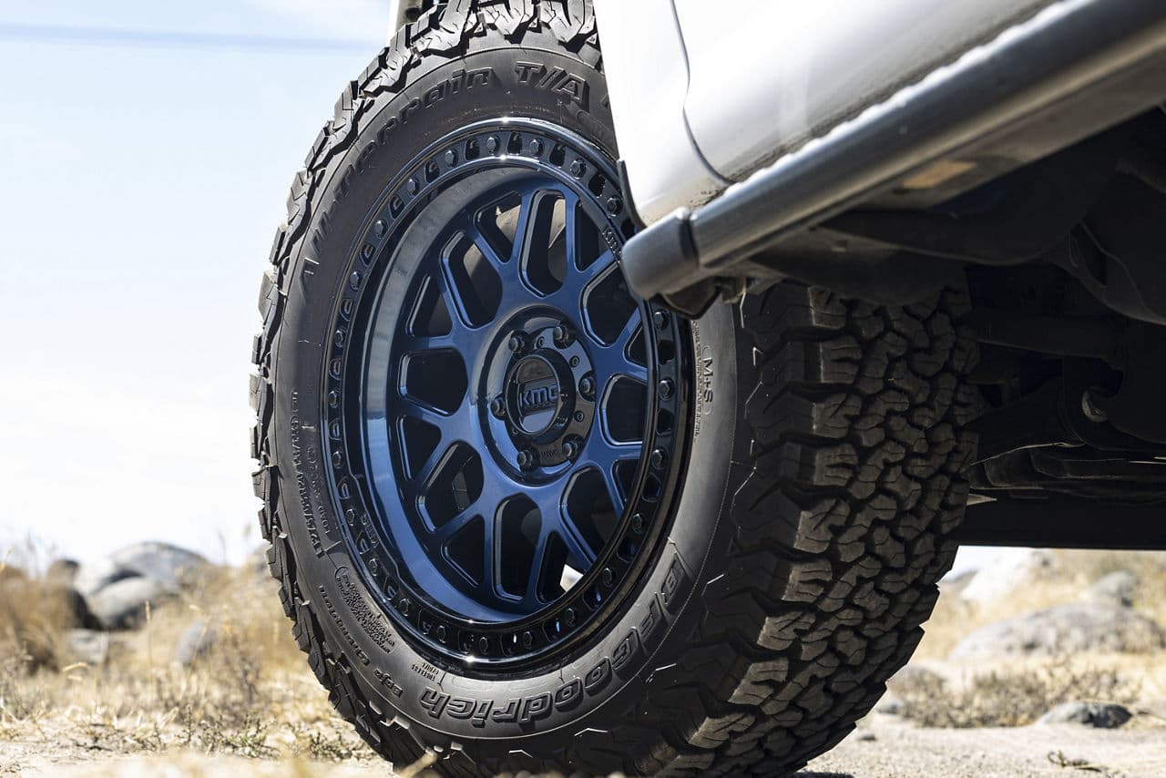 Side profile of 2019 Ford F150 with wheels