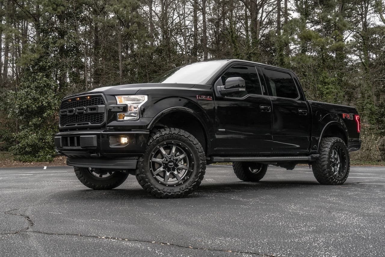 Side profile of 2019 Ford F150 with wheels