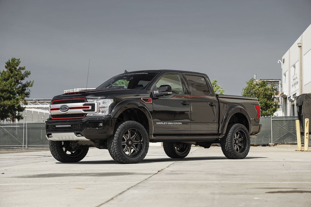 Front view of 2019 Ford F150 with wheels