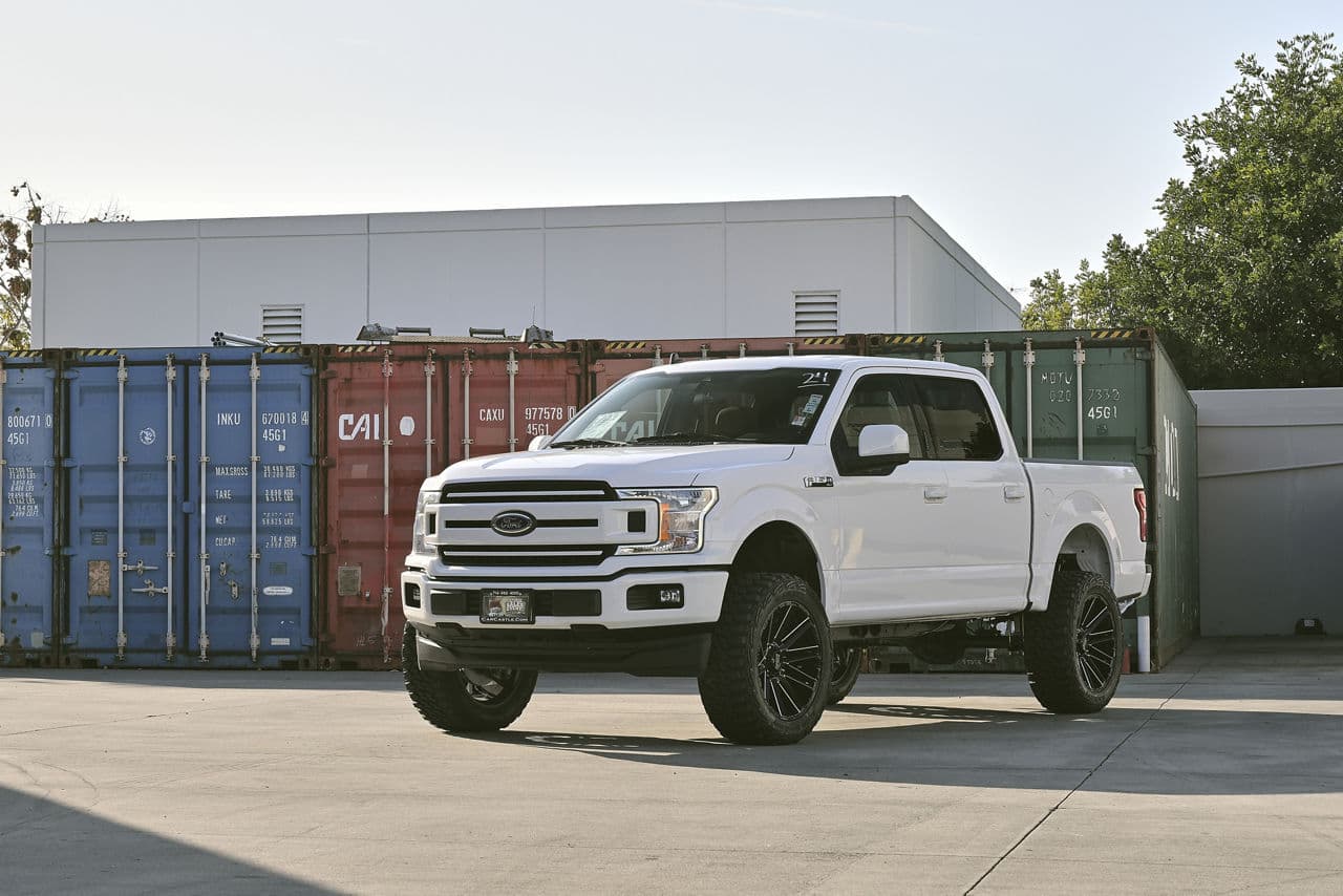 Front view of 2019 Ford F150 XLT with wheels