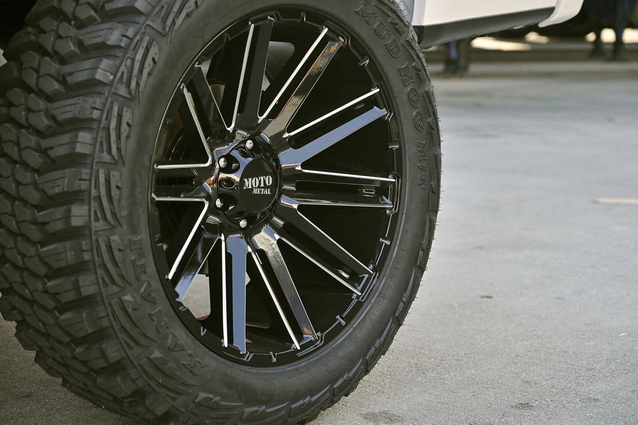 Rear view of 2019 Ford F150 XLT with wheels