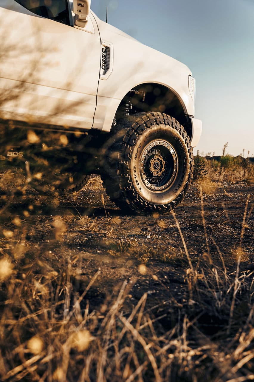 Detail view of 2019 Ford F250 Lariat with wheels