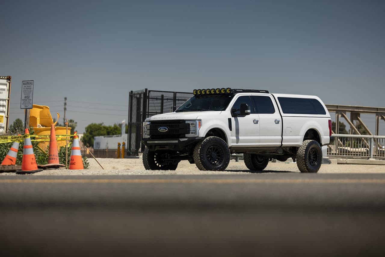 Front view of 2019 Ford F250 with truck suv wheels
