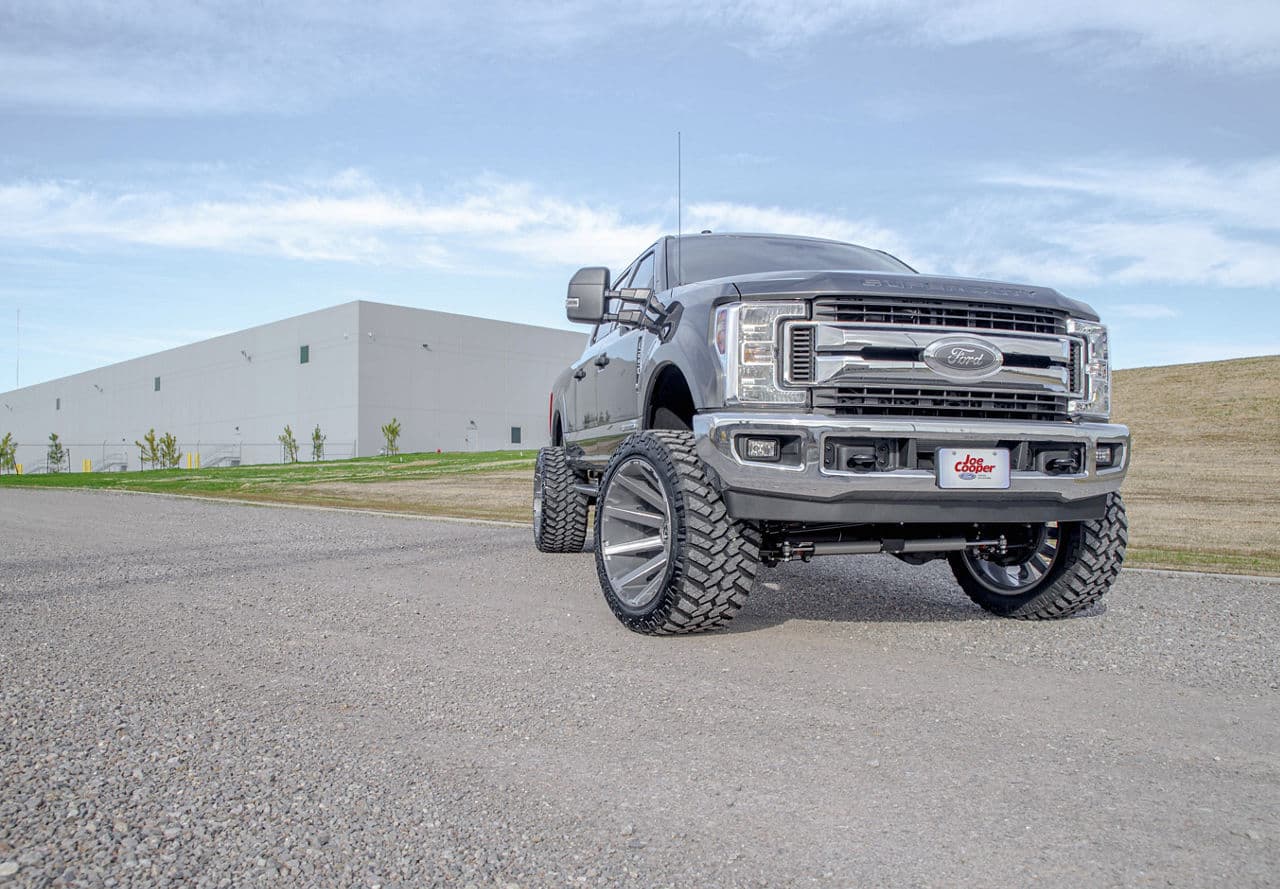 Rear view of 2019 Ford F250 XLT with truck suv wheels