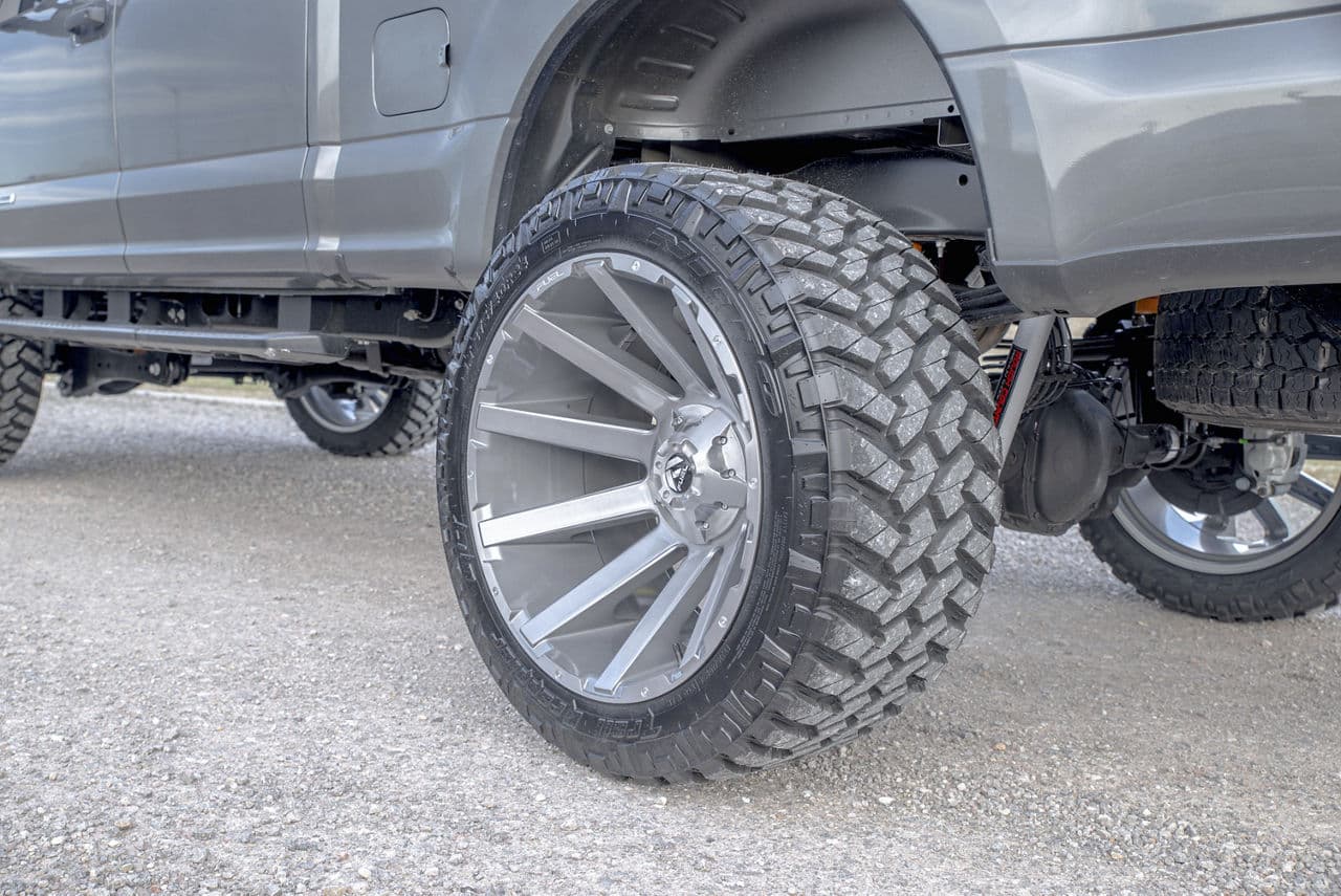Detail view of 2019 Ford F250 XLT with truck suv wheels