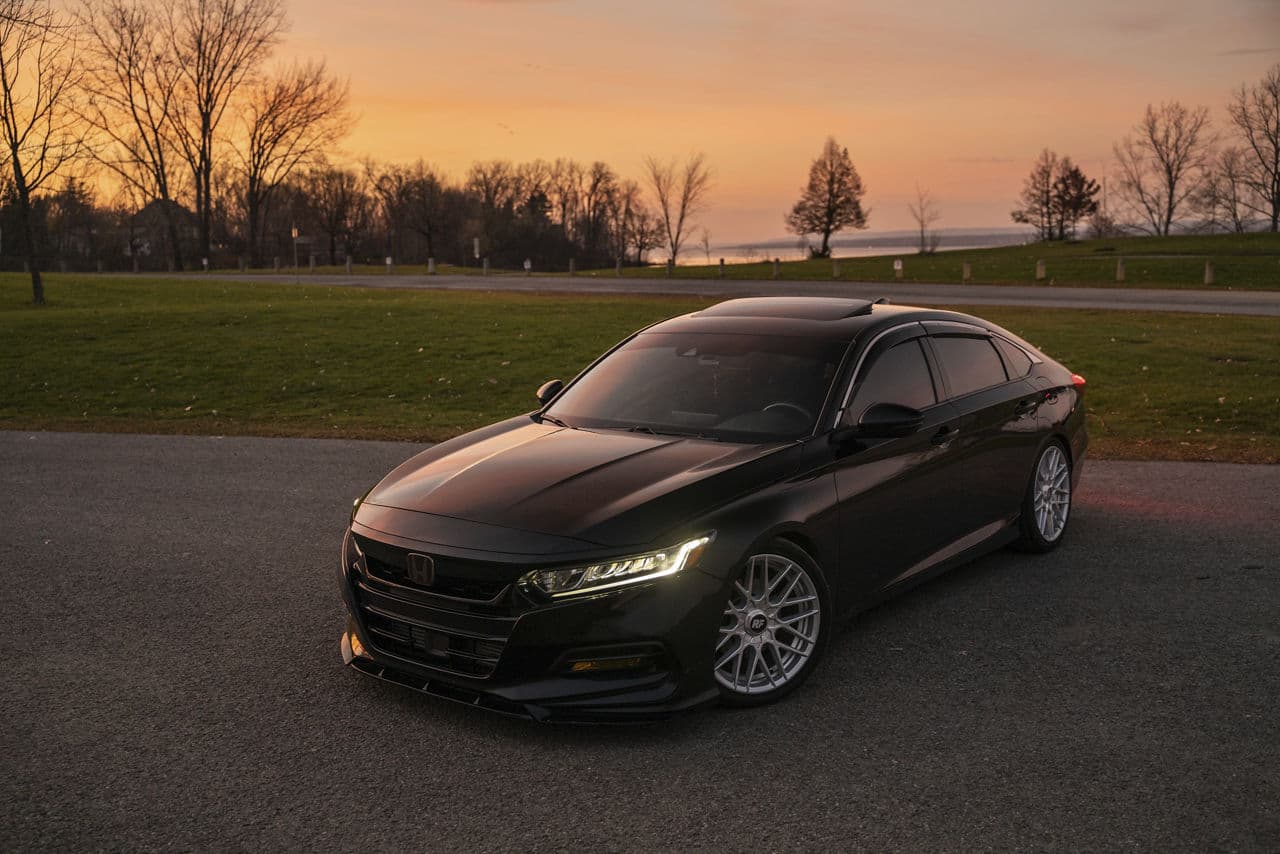 Detail view of 2019 Honda Accord Sportback with wheels