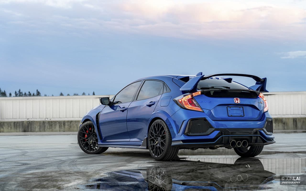 Front view of 2019 Honda Civic Type R with wheels
