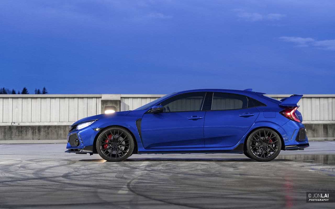 Rear view of 2019 Honda Civic Type R with wheels
