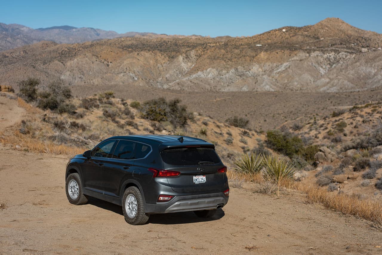 Side profile of 2019 Hyundai Santa Fe with wheels