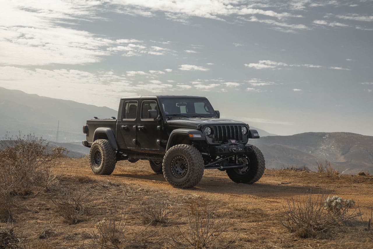 Front view of 2019 Jeep Gladiator with wheels