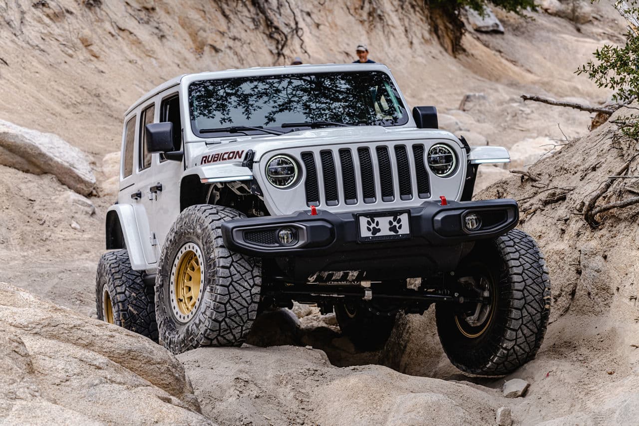 Side profile of 2019 Jeep Wrangler with truck suv wheels