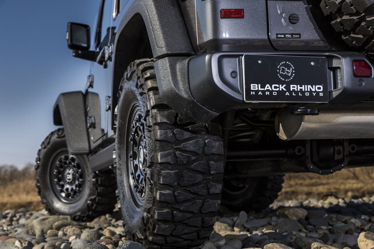 Side profile of 2019 Jeep Wrangler with truck suv wheels