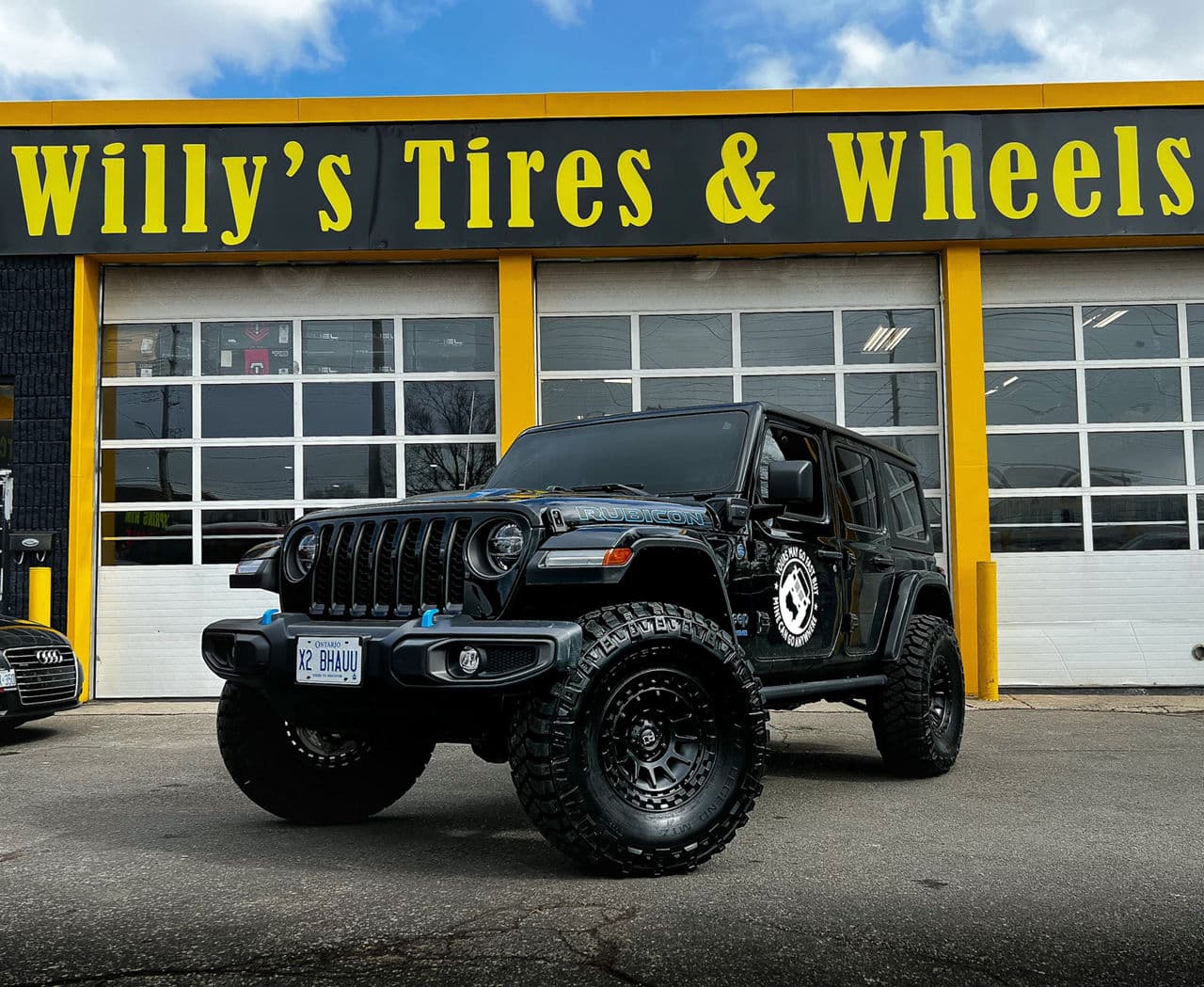 Front view of 2019 Jeep Wrangler with wheels