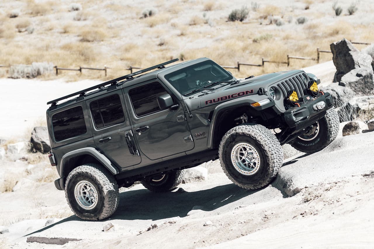 Front view of 2019 Jeep Wrangler with wheels
