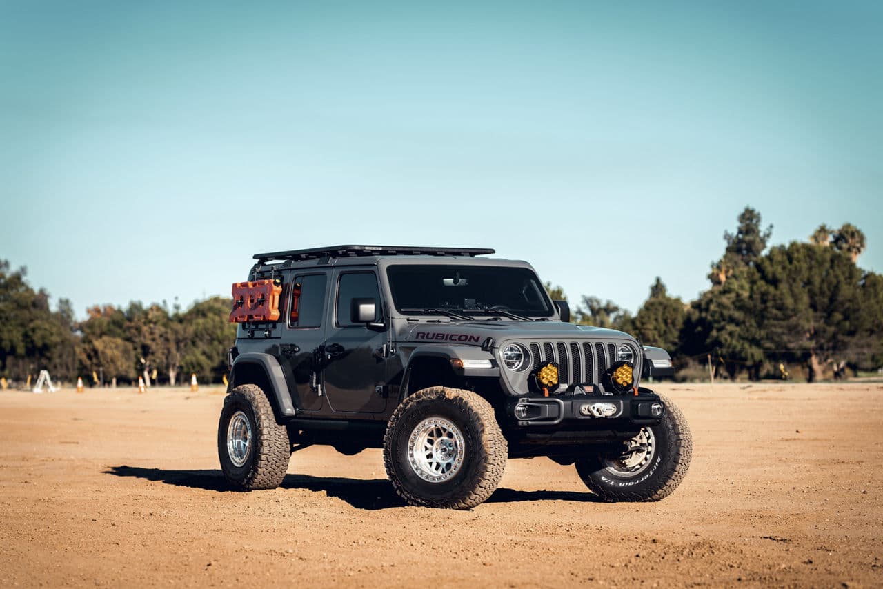 Side profile of 2019 Jeep Wrangler with wheels