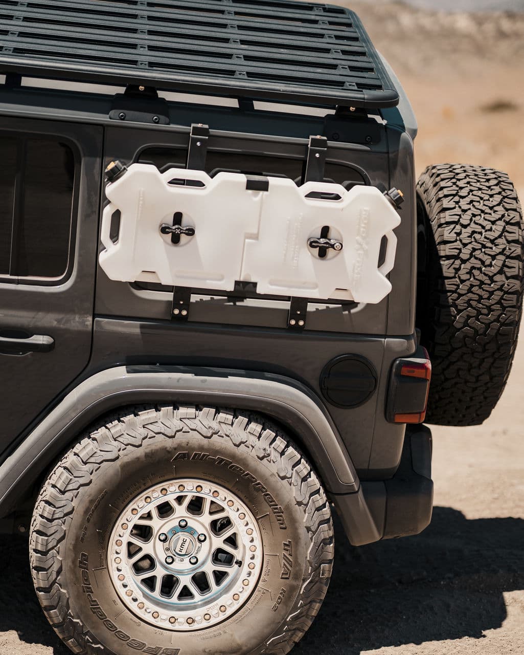 Rear view of 2019 Jeep Wrangler with wheels