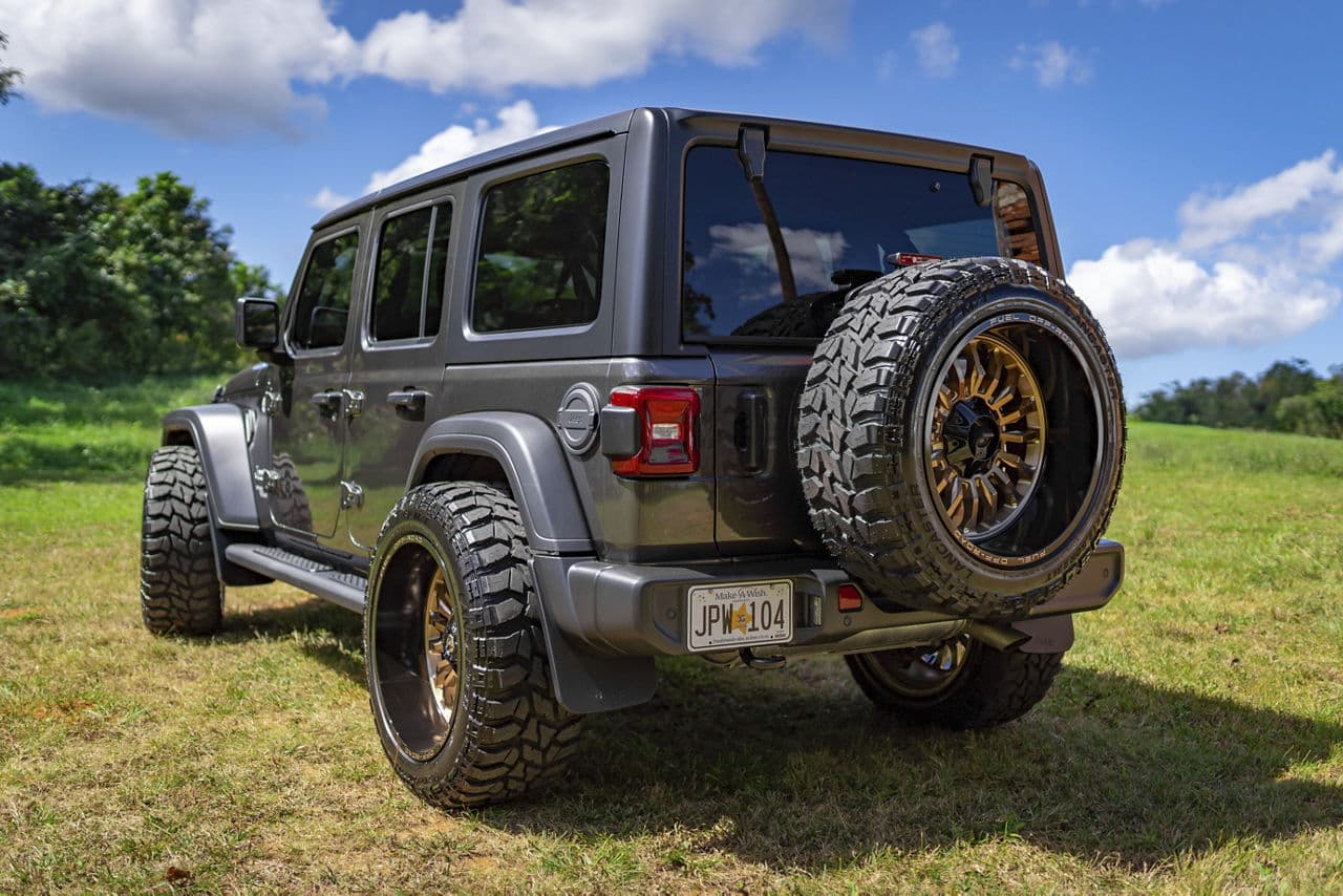 Rear view of 2019 Jeep Wrangler with wheels
