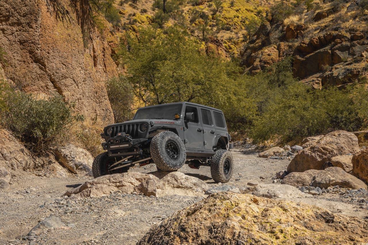 Front view of 2019 Jeep Wrangler with wheels