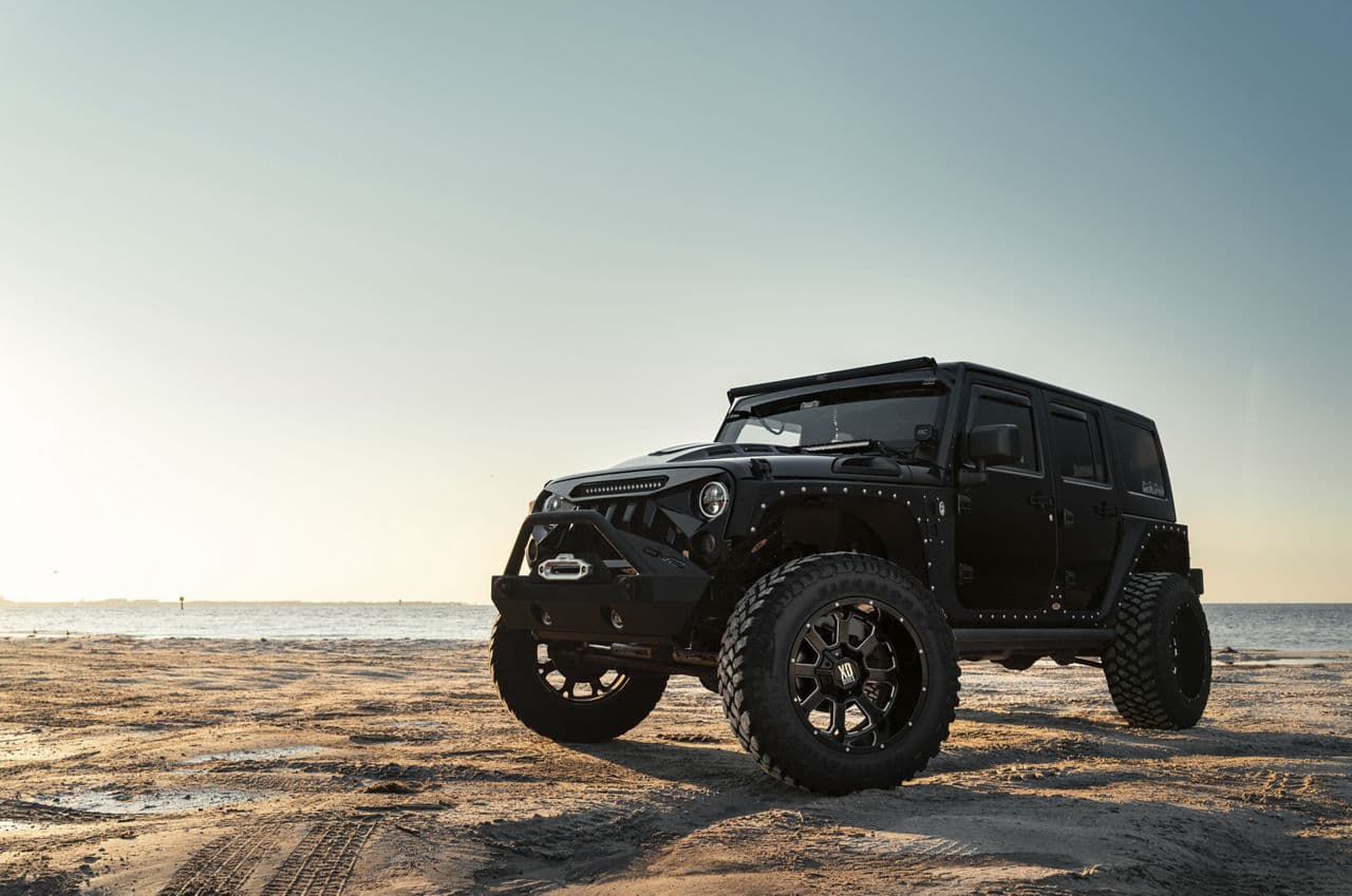 Front view of 2019 Jeep Wrangler with wheels