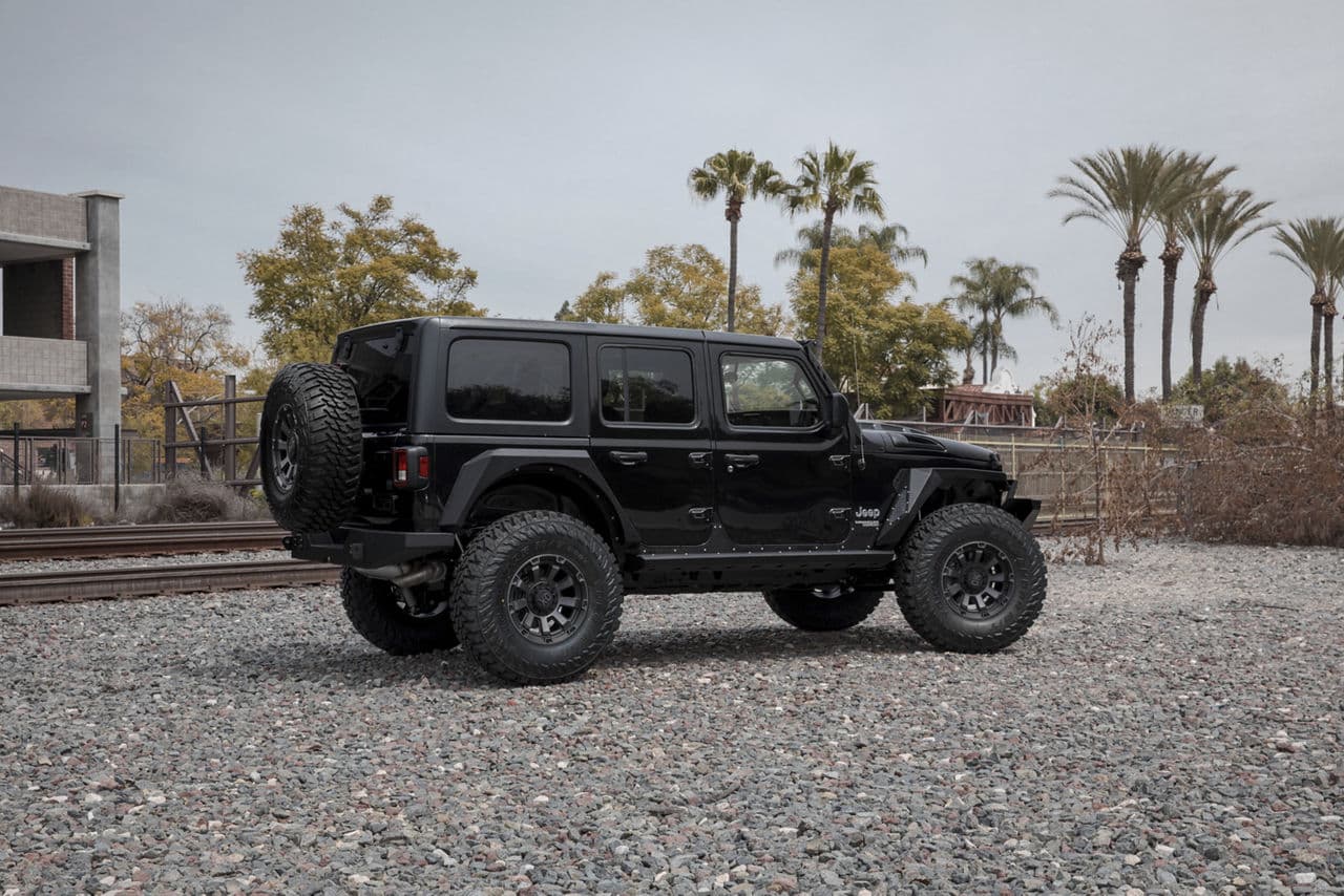 Side profile of 2019 Jeep Wrangler with wheels