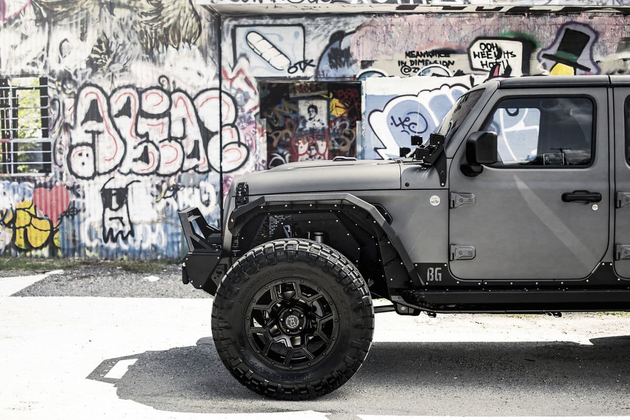 Side profile of 2019 Jeep Wrangler with wheels